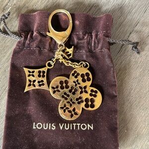 🧡💕Louis Vuitton Ivy bag charm💕🧡